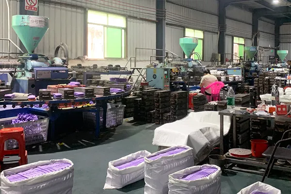 Faut-il porter des pantoufles dans la douche à la maison-1