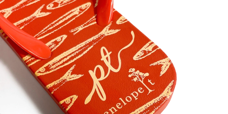 Heat transfer flip flop logo method